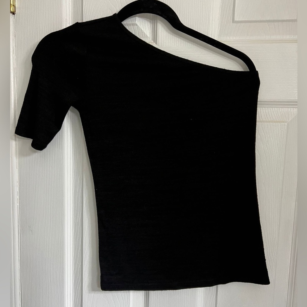 Aritzia Wilfred Free Black Off the Shoulder Short Sleeve Top Sz S Small